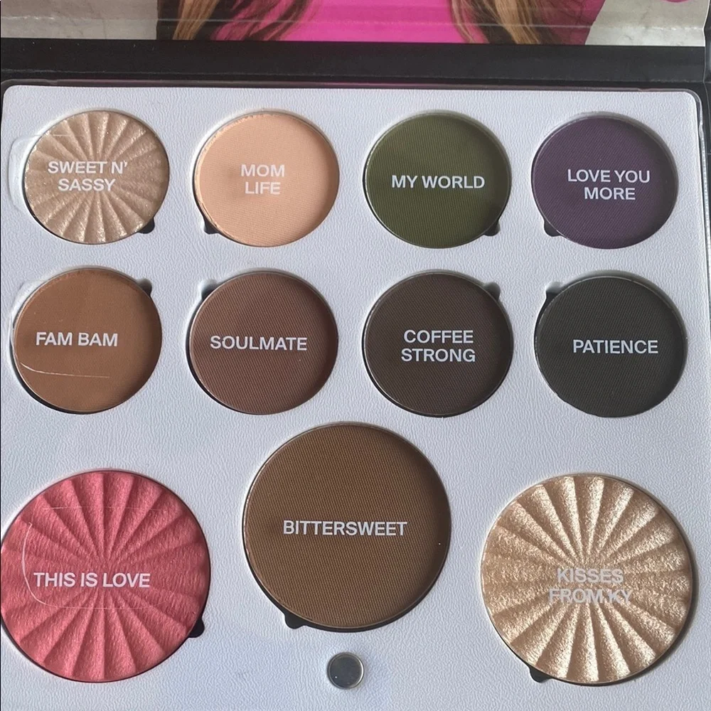 Mini Mix Palette Unconditional by OFRA - Versatile Makeup Palette